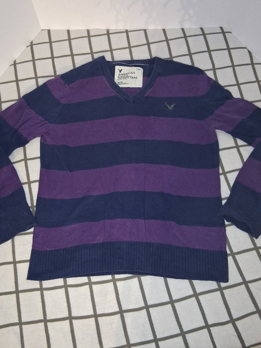 Medium American Eagle Outfitters Navy & Purple Striped V-Neck Sweater